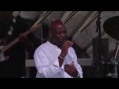 Will Downing & Gerald Albright - Pleasures of the Night - Newport Jazz (Official)