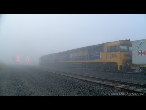 4AM5 Container Train On A Foggy Morning At Gheringhap (8/4/2021) - PoathTV Australian Railways