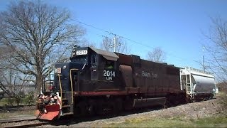 preview picture of video 'Eastern Shore Railroad Train Goes Down Bad Track'