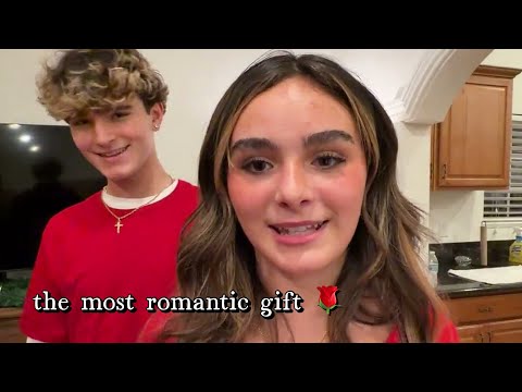 Ria young and in love for Christmas? 🎄❤️