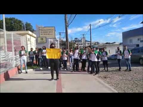 Estudantes protestam devido à falta de professores na Escola Estadual Dr. Silva Mello, em Guarapari.