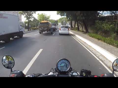 Test Riding the Triumph Bonneville Bobber Black