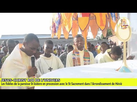 PROCESSION DU SAINT SACREMENT DANS LA VILLE DE HEVIE