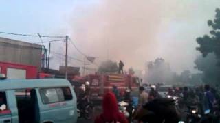 preview picture of video 'Kebakaran Ruko di Jalan Pasar Minggu 27 September 2013'