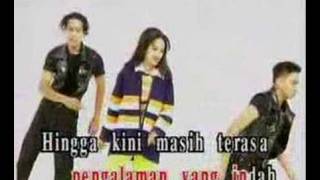 Download lagu Bisikan Asmara - Siti Nurhaliza mp3 Download lagu Bisikan Asmara - Siti Nurhaliza mp3