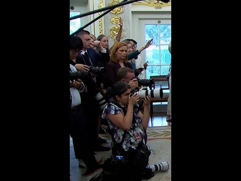 Judge issues indefinite block on White House media ban