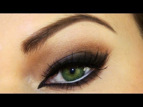 Verfhrerischer Augenaufschlag: So zaubern falsche Wimpern den perfekten  Katzenblick! - MarcoFellner