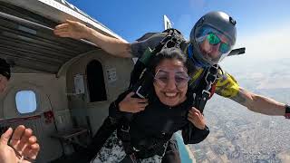 Download lagu Skydiving in Dubai | My First Skydive mp3