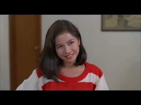 Child Hidden Under The Table Funny - Movie Chinese