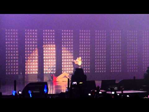 [110611 fancam] HD SMTOWN in Paris - Kim Hee Chul - Lady Hee Hee