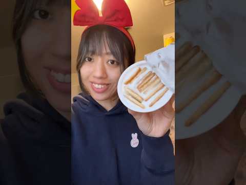 Trying the viral Greek yogurt cheesecake hack!