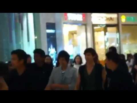 120124 Khunnie arrived at Brand PressCon