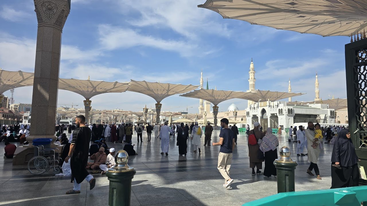 في مسجد النبوي في المدينة المنورة الآن