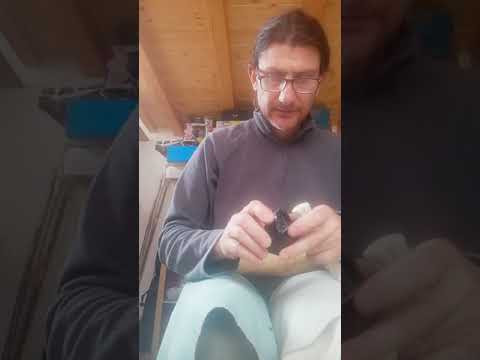 Scheggiatura di ossidiana di Lipari (Sicilia) con percussione indiretta