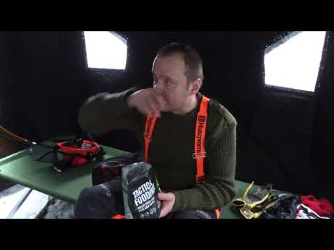 Huski kuski - Yön yli metsätyömaalla lämmitetyn teltan kanssa