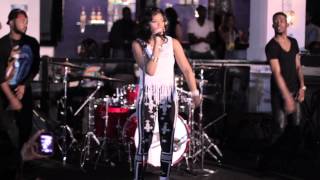 Summer's Atlanta Museum Bar Performance