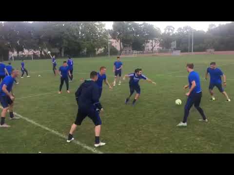 SV BKC Bosnien Frankfurt beim Aufwärmen