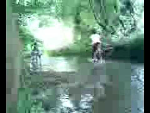 velo dans un ruisseau 3