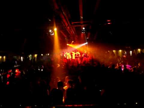 DJ FABRIZIO FATTORI LIVE @ MAMAMIA 23 GENNAIO 2010 PARTE 3.MPG