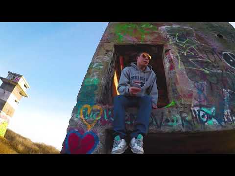 R3ALHOM - LEJOS DE LA URBE