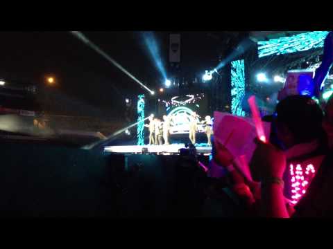 [STF - HD FANCAM] 121125 SMTOWN IN BKK -  SuperMan Super Junior!
