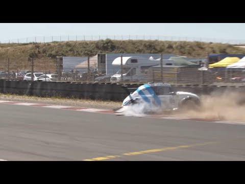 Fun Cup Championship 2018. Race 2 Circuit Zandvoort. Crash