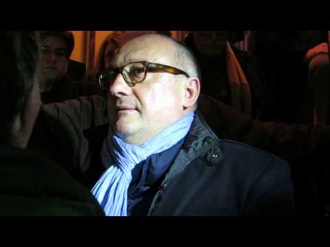 Une salariée de l'abattoir interpelle Daniel Sauvaget.