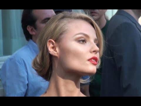 Fashion Week Paris 2013 2014  MAGDALENA  FRACKOWIAK .