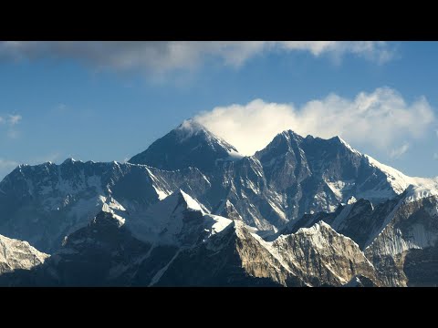 Mount Everest ist ein Stück gewachsen | AFP