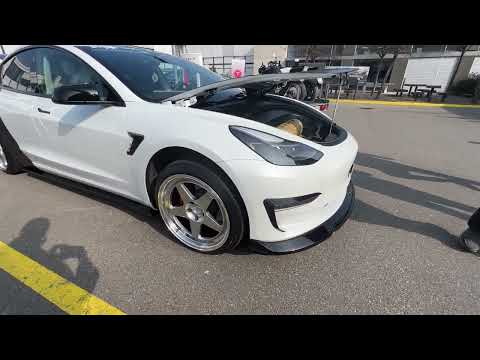 TESLA Luftfahrwerk "Air Ride" von NullBar Schweiz @rabbit_tm3 (instagram)