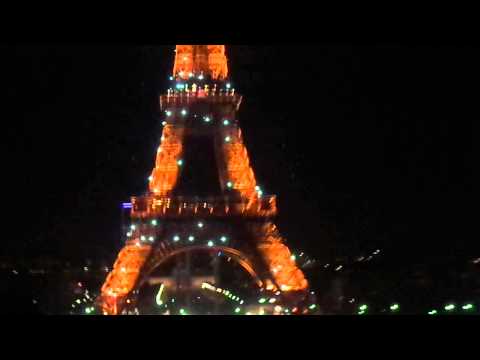 Eiffel Tower in Christmas/ Torre Eiffel no Natal