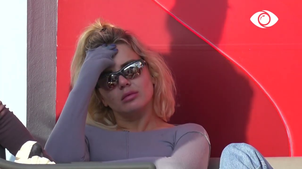 Kejvina shpërthen në lot nga mungesa e cigareve, Olta mundohet ta qetësojë