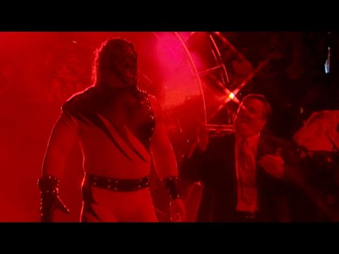 Glenn Jacobs On Vince McMahon’s Vision For Kane, Vanessa Hudgens Finds The Golden Title | Fight Size
