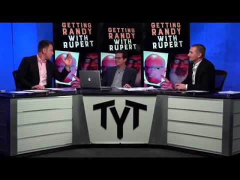 Actor Randy Quaid F cks Rupert Murdoch In This Bizarre Video