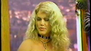 THE BLOND MODEL WITH THE LOW VOICE video
