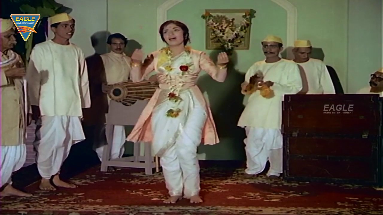 Tum Mujhe Khun Do Lyrics | Ladki Sahyadri Ki | Asha Bhosle | Vasant Desai