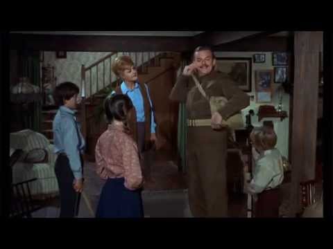 L'apprentie sorcière *Final - The old home guard (reprise)*