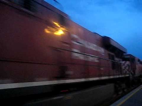 CP 422...CP Engines 8887, 5968, 9009 & 9144 lead this short EB mixed frieght thru Lisgar GO