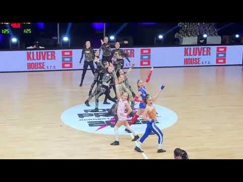 2022.12.03. Fireballs - Girls nagyformáció, Főnix SE, döntő, VB, Prága