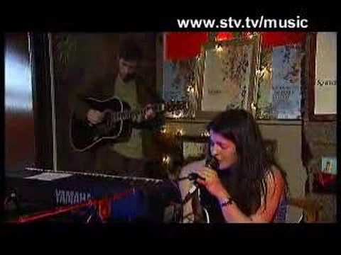 Emma Pollock live acoustic on stv/music