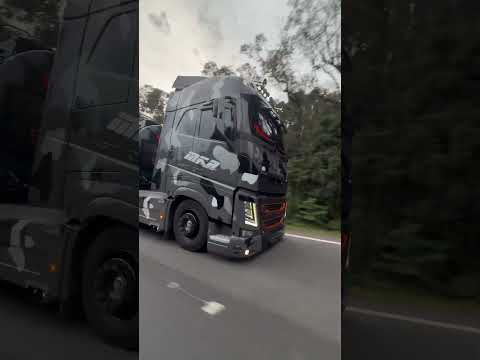 Hast du schon mal so einen LKW gesehen?