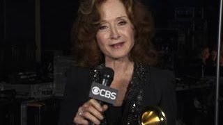 Bonnie Raitt - Backstage Thank You