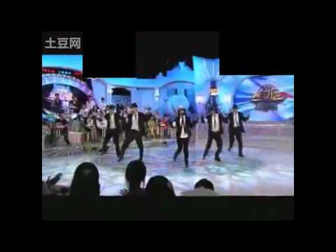 Jiyeon dancing to MJ's songs