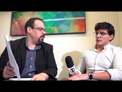 Vídeo cortado pela Globo mostra momento em que escritor expõe notícias falsas da Globo