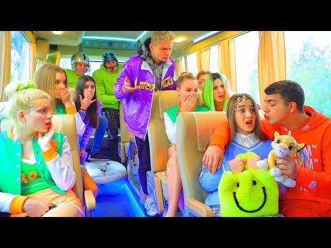 CEL MAI BUN PRIETEN AL LUI SMILE COCHETEAZĂ CU DIANA! Ce se întâmplă la școală?