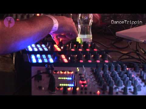 Miki Litvak - Pollinator (Gary Beck Remix) [played by Umek]