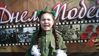 Дочь посвятила свое стихотворение женщинам войны, труженицам тыла.