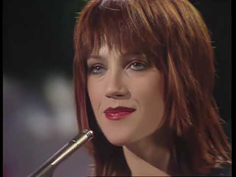 KIKI DEE sings AMOUREUSE and STAR on the MARTI CAINE SHOW (MARCH 1981)