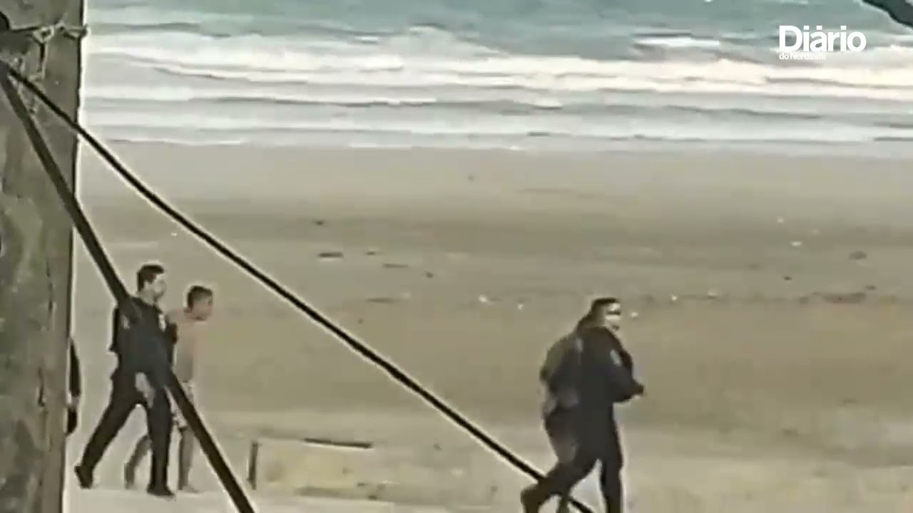 Imagem da notícia Homens são presos por tráfico e porte ilegal de arma após fugirem para o mar no Cais do Porto