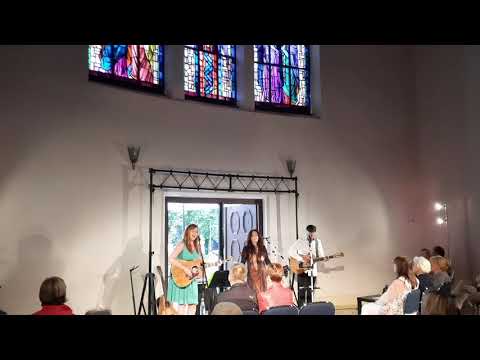 Heart So Big- Lynda Cullen with Dos Mundos (live @Kulturhaus Altes Krematorium)